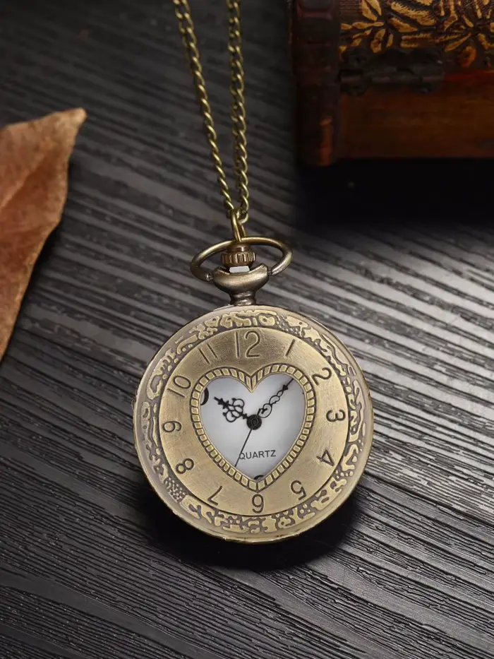 Montre de poche rétro personnalisée à cadran ajouré