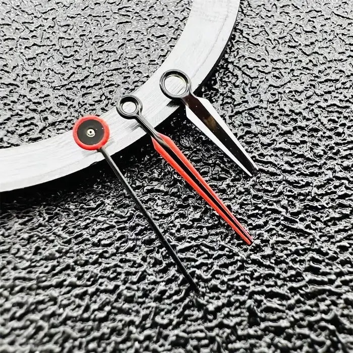 Aiguilles de montre noires et rouges pour mouvement NH35/NH36/4R/7S