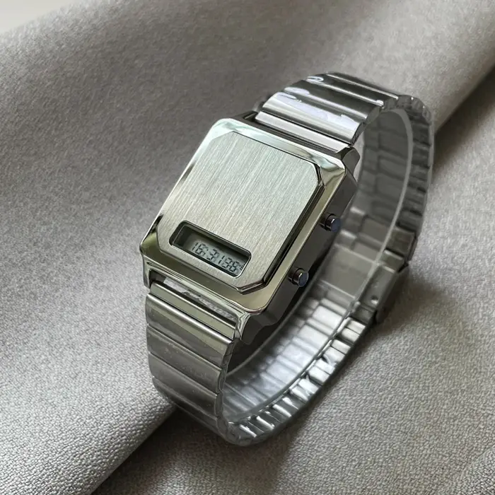 Montre électronique carrée CILOA pour homme