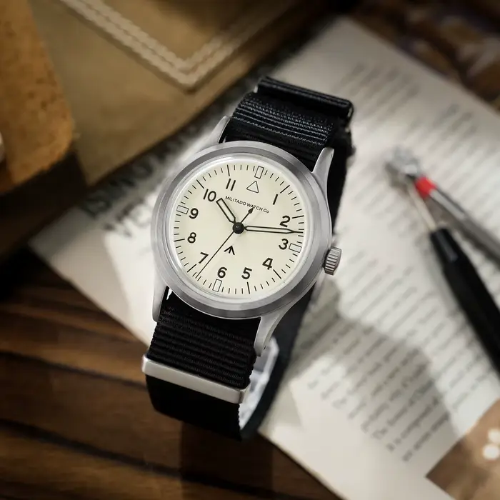 Montre-bracelet vintage Militado ML14 à quartz
