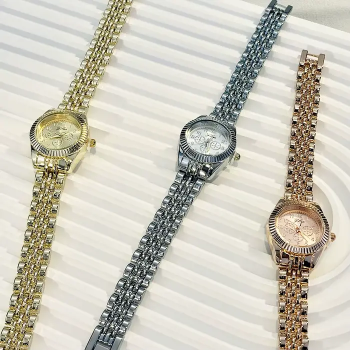 Montre pour femme élégante à cadran circulaire minimaliste de luxe avec bracelet en métal