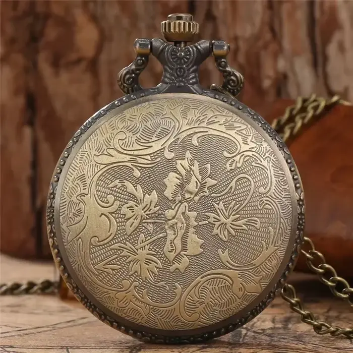 Montre de poche vintage en alliage avec mouvement Quartz pour hommes et femmes design tour de Paris mode et décontracté à offrir pour les occasions spéciales