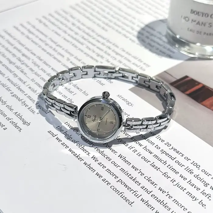 GEDI minimaliste argent femme montre de haute qualité petit cadran Quartz dames montres usage quotidien mode montre-bracelet accessoire