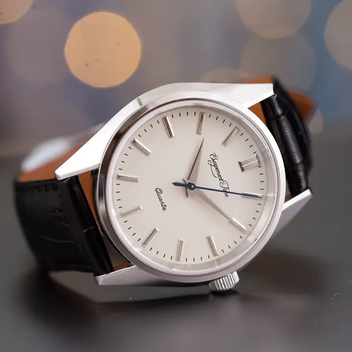 Montre Escapement Time en acier inoxydable avec bracelet en cuir pour femmes et hommes, résistante à l'eau, mouvement quartz, boîtier rond 40mm, idéale pour occasions professionnelles et formelles