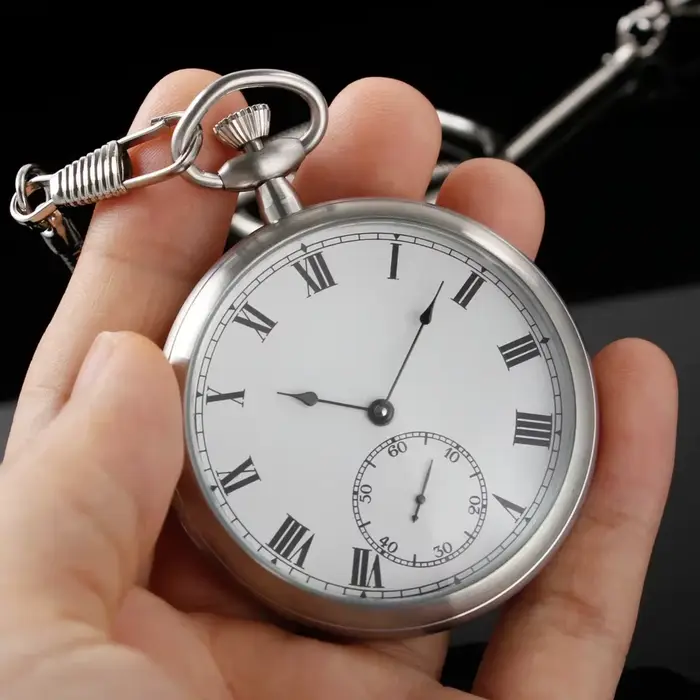 Montre de poche vintage en acier inoxydable à ouverture de cadran avec chiffres romains pour homme et femme occasions spéciales