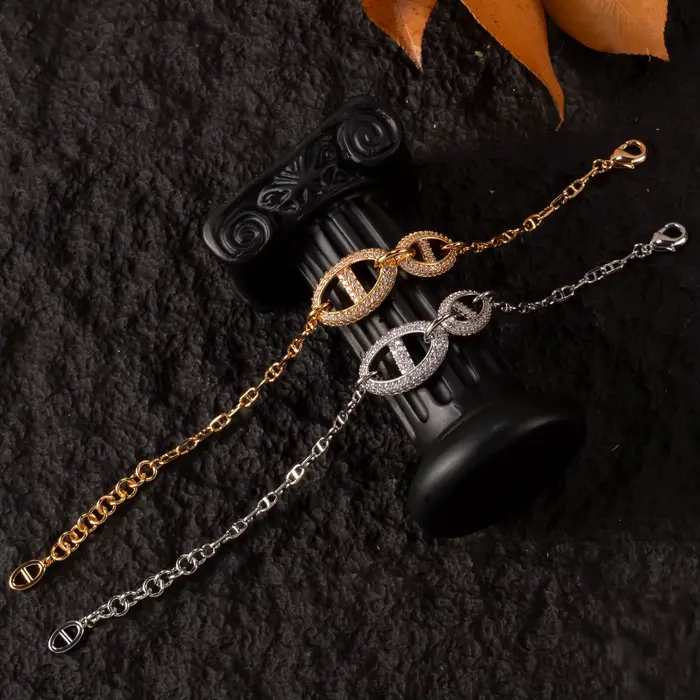 Bracelet couleur or pour femme