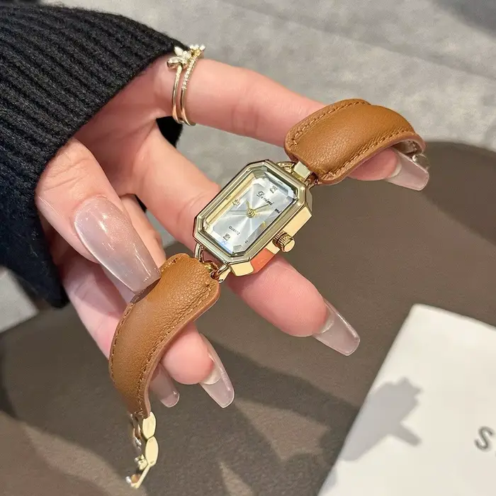 Montres à bracelet en cuir tendance pour femmes