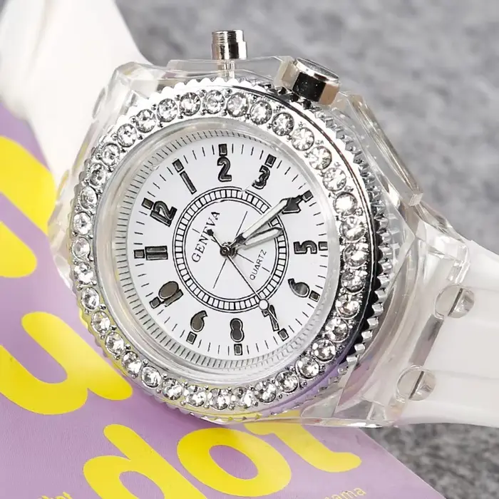 Montre à Quartz lumineuse pour femmes personnalité strass Led mode genève étudiants masculins et féminins Couple gelée montres-bracelets