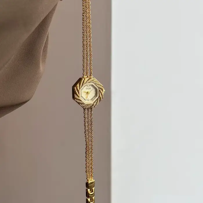 2025 dames de luxe montres élégant diamant bijoux Quartz Bracelet montre-Bracelet cadeaux pour les f