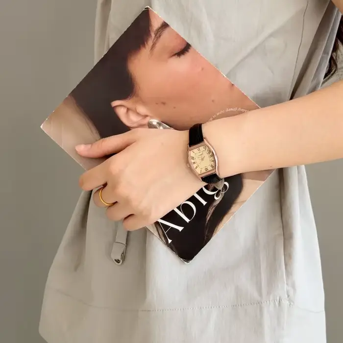 Femmes rétro bracelet en cuir PU montres qualités dames alliage