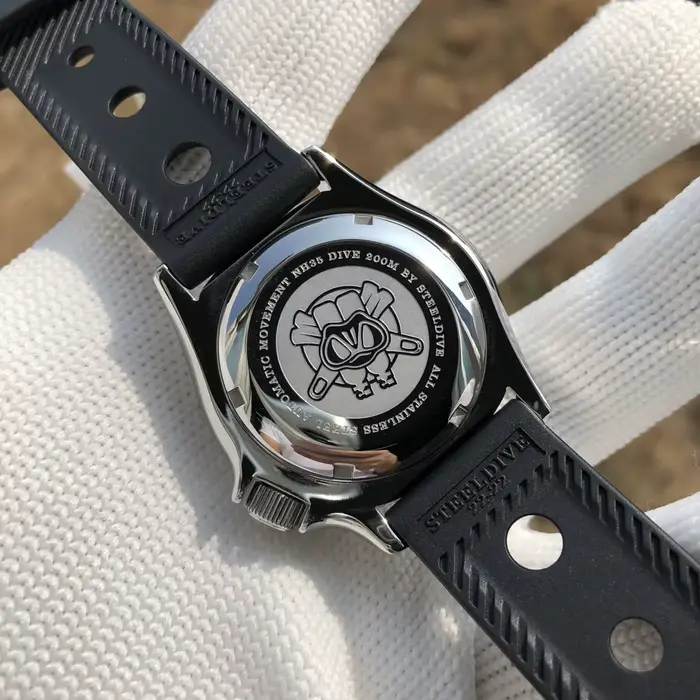 Montre de plongée Steeldive SD1996AC automatique sportive résistante à l'eau avec mouvement NH35 pour hommes ocassions spéciales plongée et exploration