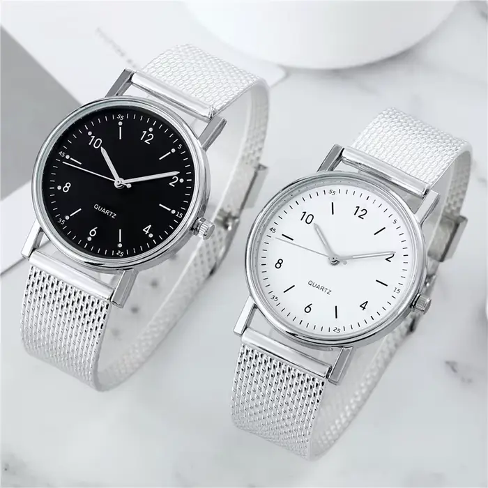 Montres-bracelets argentées pour femmes