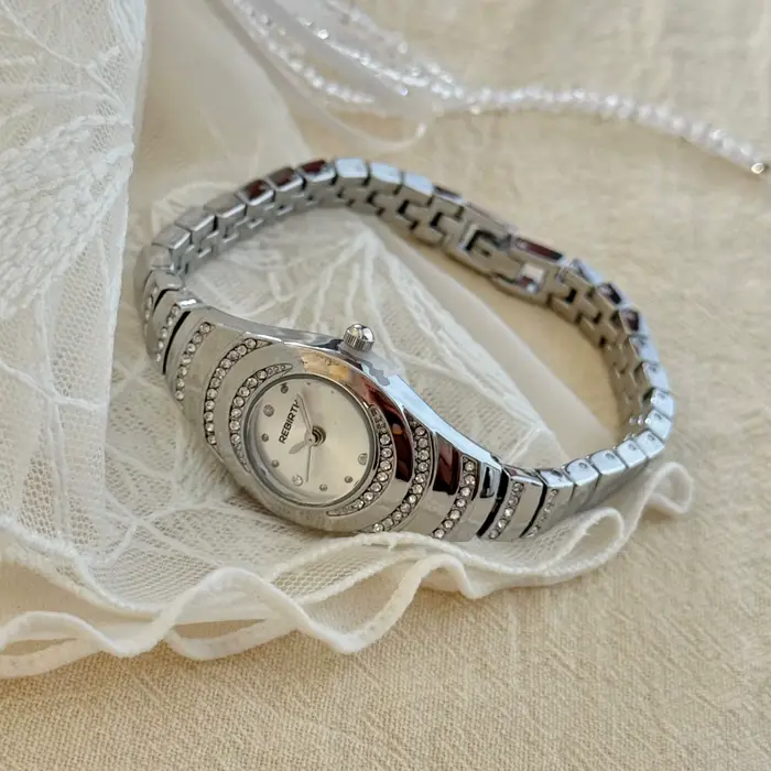 Montre-bracelet pour femme en or
