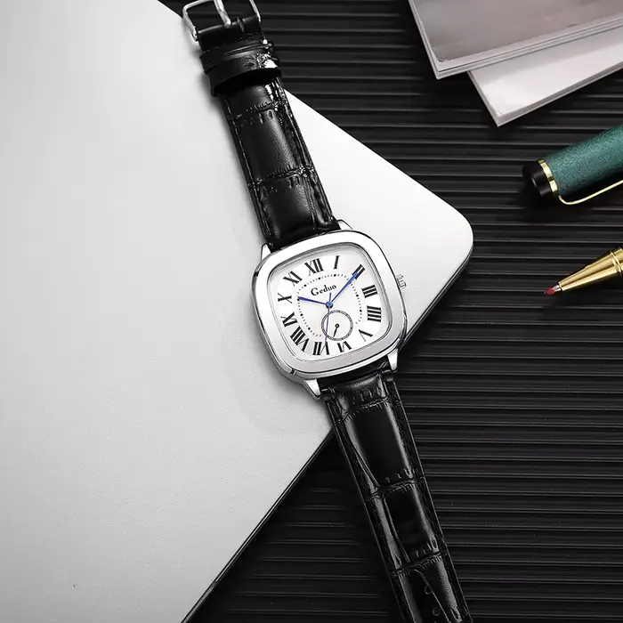 Nouveau 2025 montre à Quartz hommes femmes mode carré en cuir or blanc saphir Couple montre