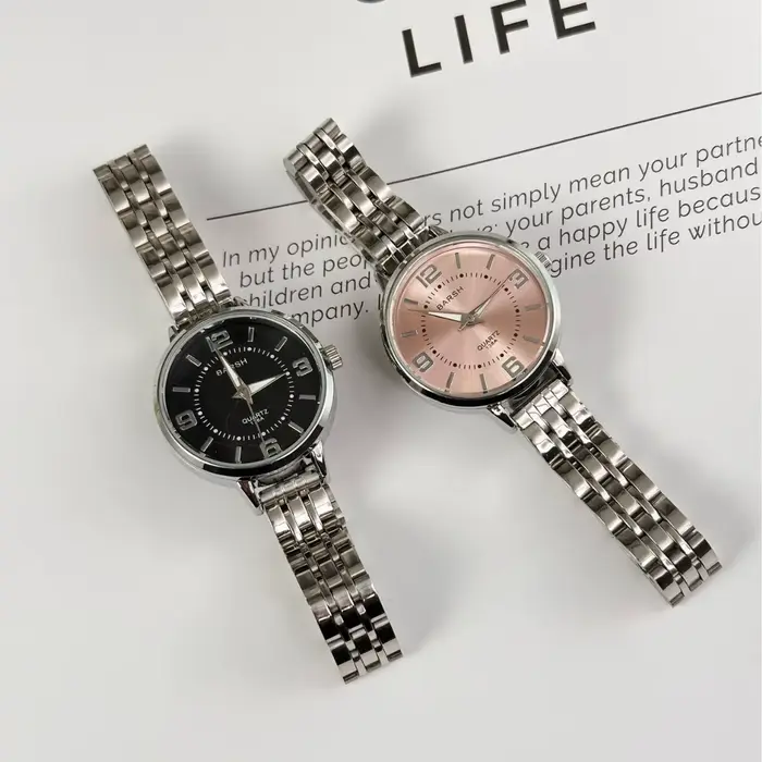Montres pour femmes mode polyvalente
