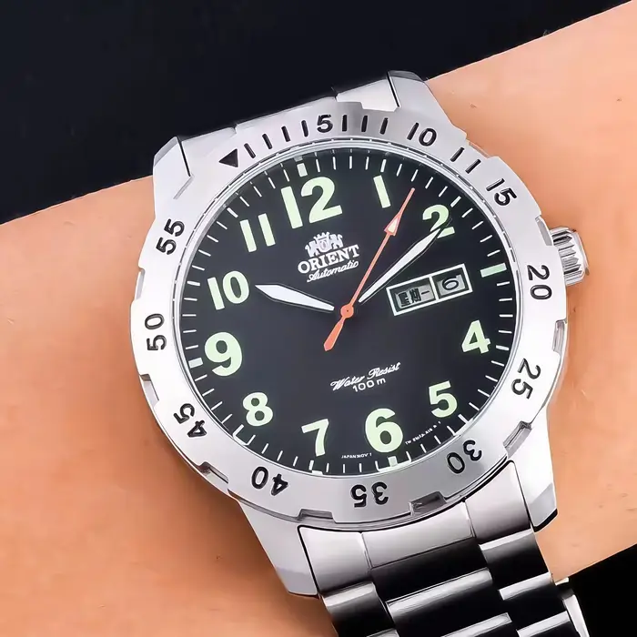 Montre mécanique automatique universelle pour homme et femme 118A