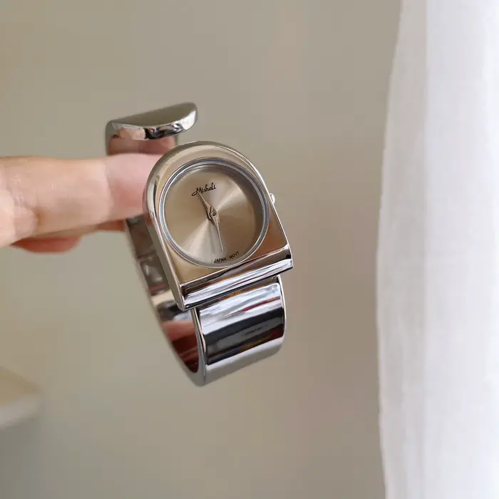 2025 montre pour femme de luxe Unique montre-Bracelet de Style maladroit montre de créateur de haute