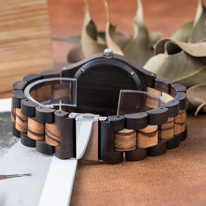 Montre-bracelet personnalisée homme bois naturel quartz style casual design unique cadeau homme occassions spéciales