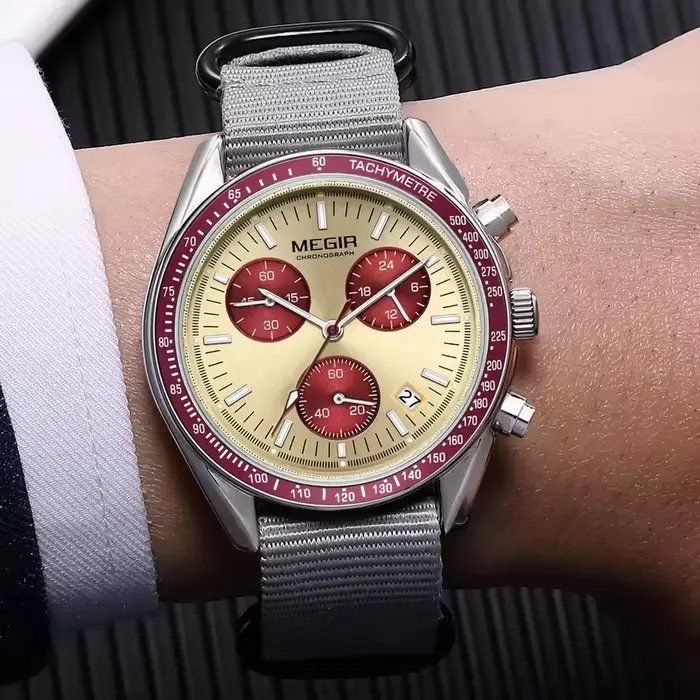 Nouvelle montre sport noire chronographe MEGIR résistante à l'eau avec calendrier complet et lunette luminescente pour homme occasions spéciales