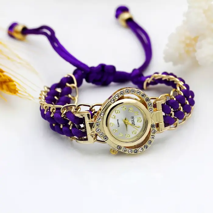 Montre-bracelet tricotée à la main pour femme