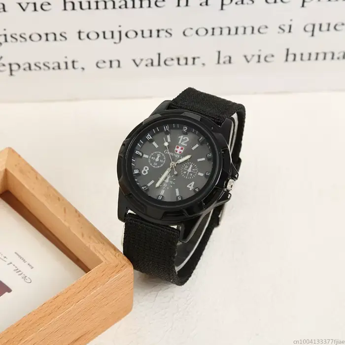 Montre à quartz avec bracelet en toile en tissu pour homme