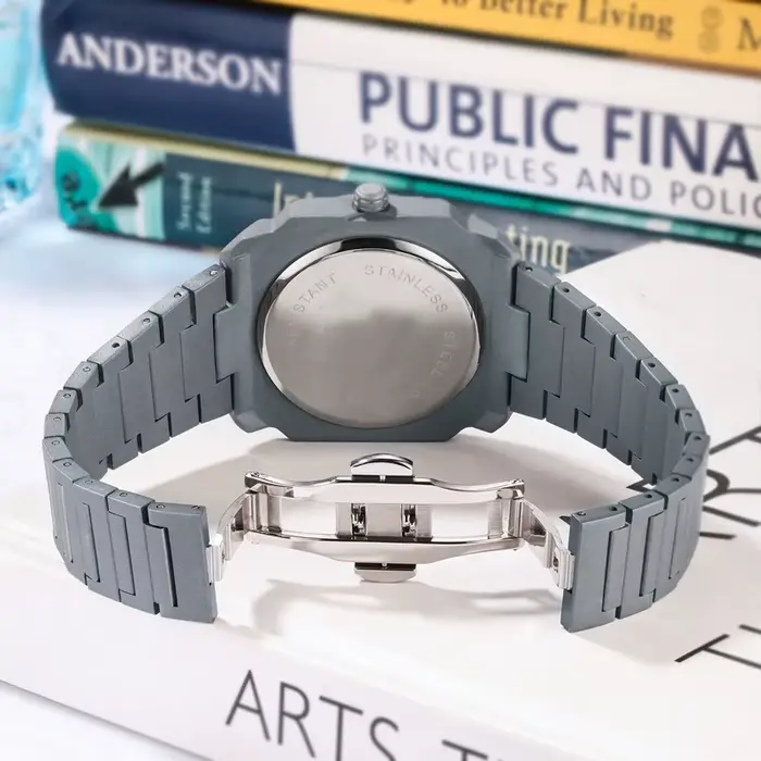 Montres-bracelets à quartz en acier inoxydable pour hommes avec cadran octogonal résistant à l'eau pour différentes occasions