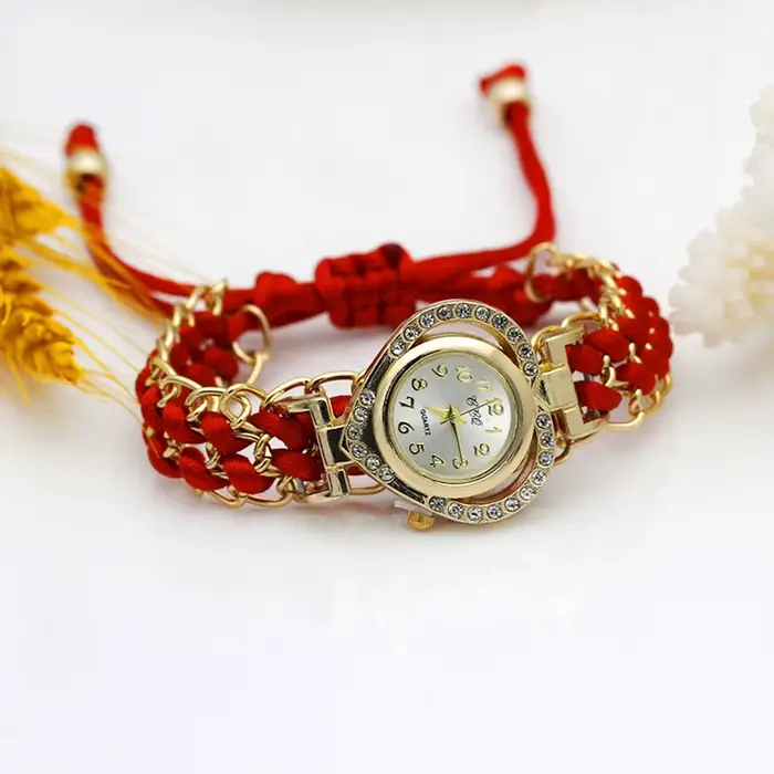 Montre-bracelet tricotée à la main pour femme