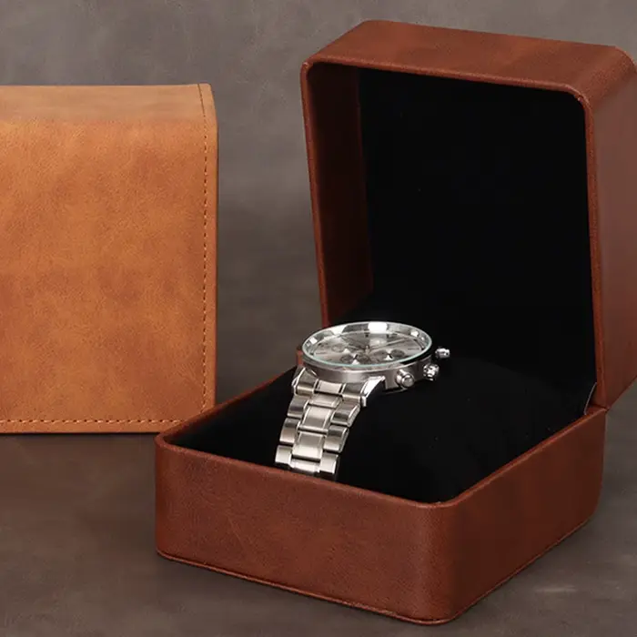 Boîte à montre en cuir de luxe élégante pour homme avec gravure dorée et rangement pratique pour montres à clapet et bijoux occasions spéciales