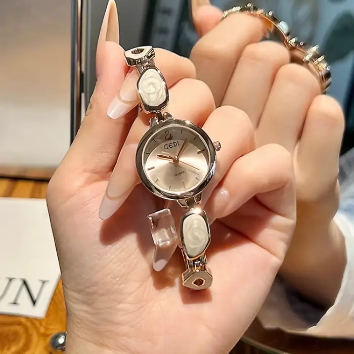 2025 montre pour femme de luxe élégant Style minimaliste cadeau d'anniversaire pour dames