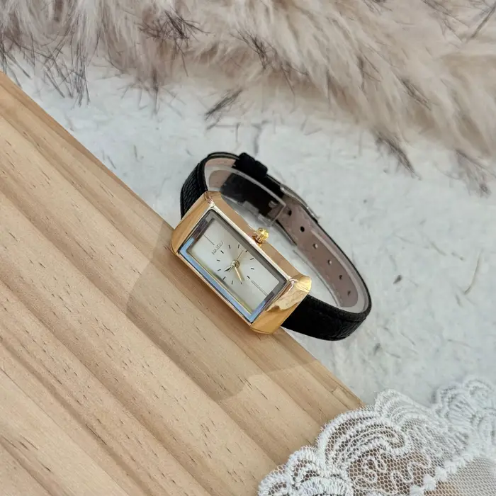 Montre-bracelet KCALOE en cuir vintage pour femme simple et élégante occasions spéciales quartz doré rectangle