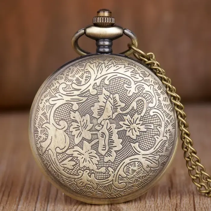 Montre de poche avec pendentif en bronze