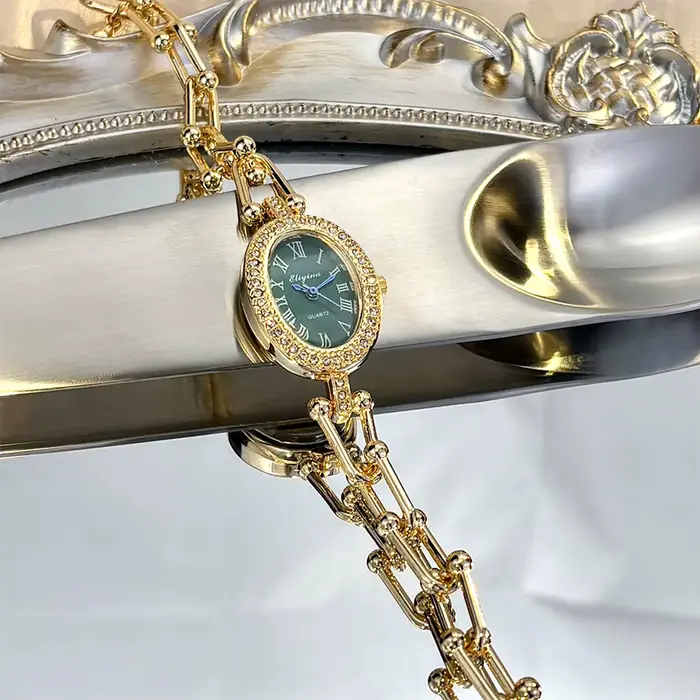 Montre pour femme Vintage Diamond - Boîtier ovale serti de diamants - Chaîne à maillons U