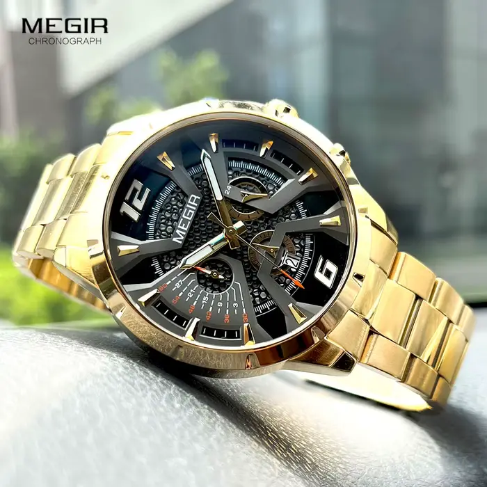 Montre à quartz dorée pour homme