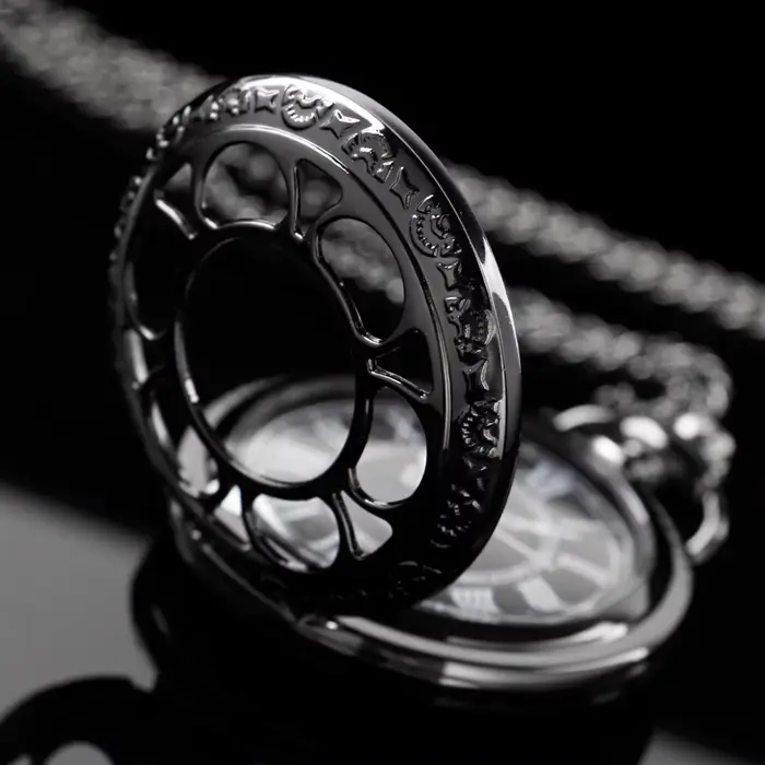 Montre à gousset rétro en acier inoxydable pour femmes et hommes, cadeau vintage occasionnel, design squelette quartz