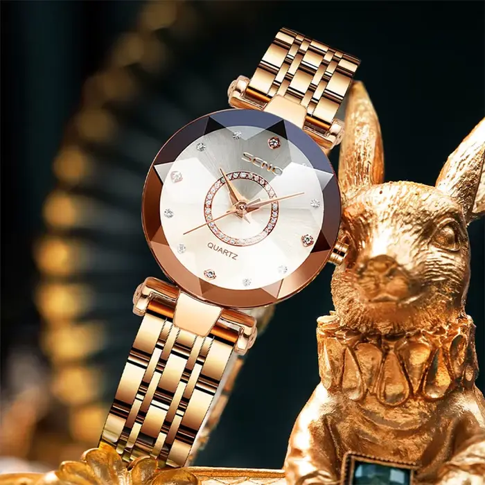 Montre à quartz pour femmes élégante résistante à l'eau en acier inoxydable pour toutes les occasions et styles