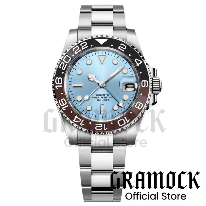 Montre de plongée GMT personnalisée pour homme 40 mm Cadran bleu glacé NH34A Mécanique Luminescent vert Lunette en céramique Saphir Date 100 m Étanche