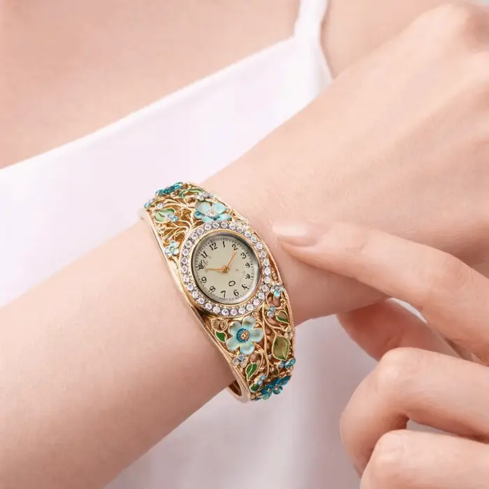 Montre à cadran rond motif fleur et papillon
