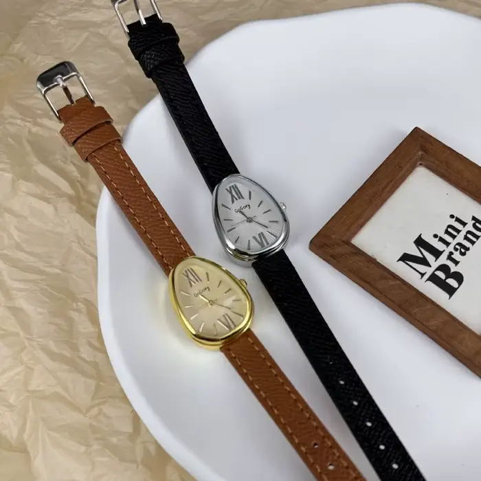 Montre Femme Tête de Serpent de Marque Célèbre