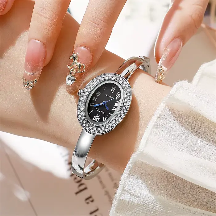 Montre Bracelet Ovale Élégante à Cristal pour Femme Montre à Quartz Dorée