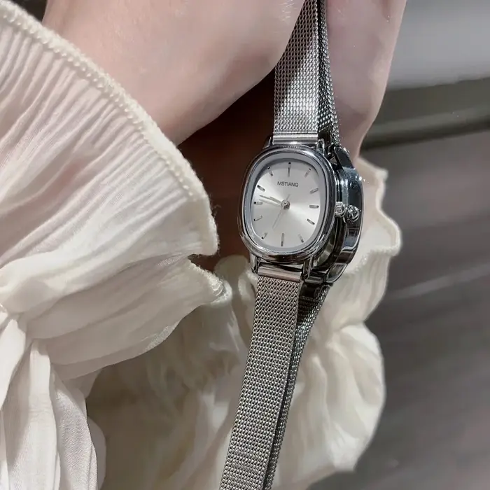 Top vente cadran ovale Montre à Quartz femmes mode dames maille ceinture bracelet Montre-bracelet étudiant Relojes Para