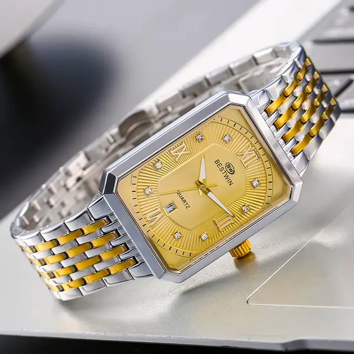 Carré Date 2025 hommes or montres or acier inoxydable