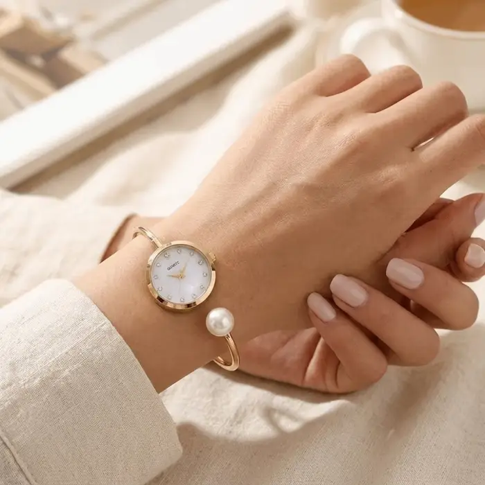 Montre-bracelet élégante à perles