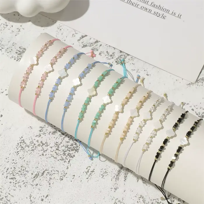 Ensemble de bracelets à breloques en forme de fleur blanche pour femmes