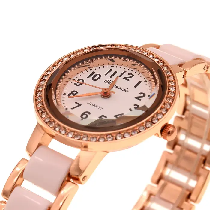 Montre-bracelet à quartz en or rose pour femme élégante style fashion et casual cadeau de haute qualité pour occasions spéciales