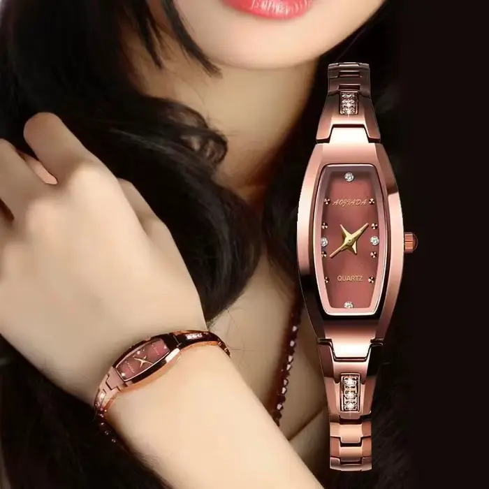 Petites dames montres montre rétro dorée pour femmes Vintage Bracelet en acier montre montres à Quar
