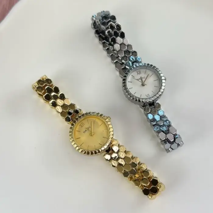Vintage dames petite montre en or vente chaude bracelet en nid d'abeille femmes