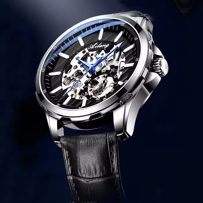 Montre-bracelet squelette de luxe à cadran au design unique