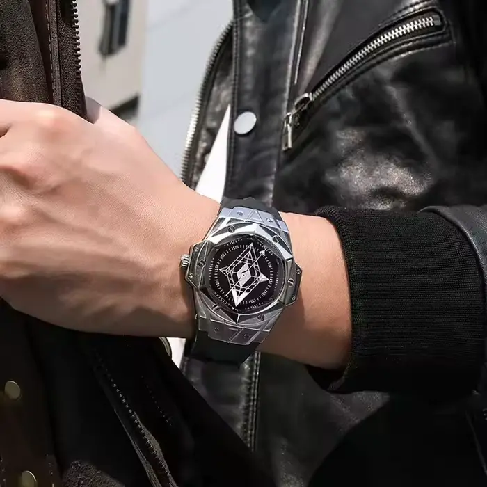 Montres Couple à Quartz avec Étoile Rotative Design Unique Bracelet en Silicone Argenté Étanche Occasions Spéciales Cadeau Fête