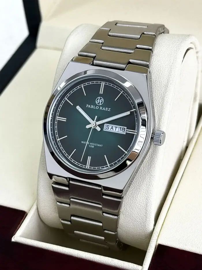 Montre de couple en acier inoxydable avec cadran vert dégradé, boucle papillon, double calendrier et résistance à l'eau pour femmes et hommes, idéale pour les occasions spéciales et le quotidien