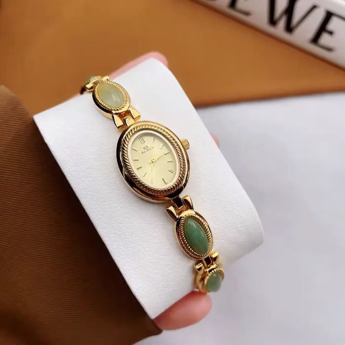 Jade ovale petit cadran montre pour femmes style vintage niche lumière luxe bracelet